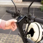 第3位　「1km2円で走れるってコスパ抜群」電動キックボードの不安を払拭したシティモビリティ！“低重心だから安定安心”のスマートスクーターBESS.に試乗してみた