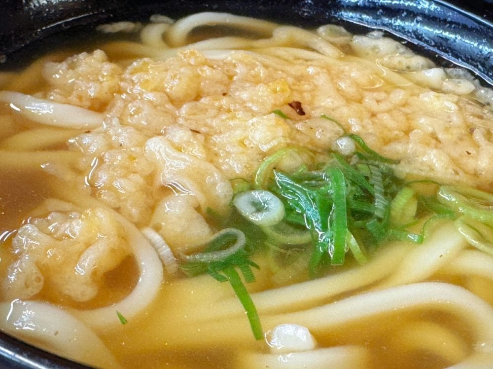 こだわりの天然だしを使用