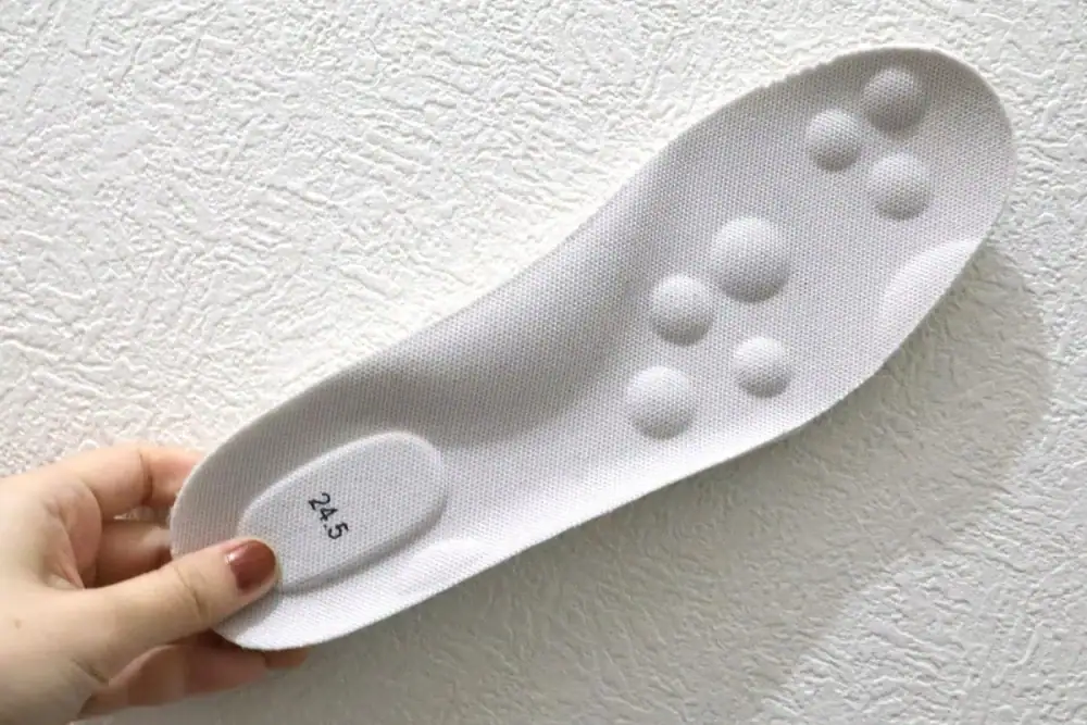 第2位　【ワークマンも驚愕!?】真っ白なのに汚れにくい！トライアルの「3,289円スニーカー」の実力をガチ検証