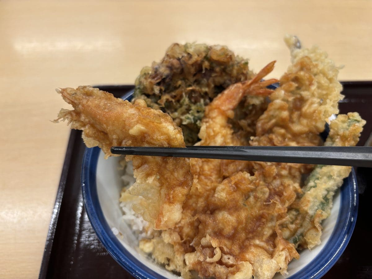 上品な⽢みが特徴の⿅児島県産「⽩姫えび」