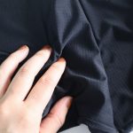 触った感じのひんやり感はそこまでないが、着用してみるととにかく蒸れない