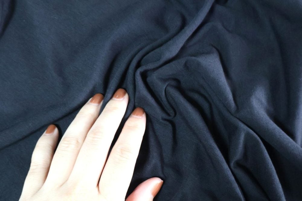 触ってみた感じはとにかくさら~っとしていて着心地はとても良い