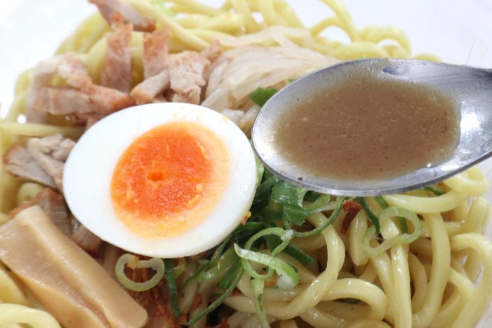 スープは頑者のつけめんのたれを再現