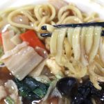 麺は2 回に分けて炒めているので、香ばしさがありながらモチモチ感も両立
