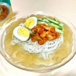 ッケージを真似してキュウリと卵とキムチをトッピング。シャーベットをほぐしながら麺に絡ませて食べてみると、つゆの味がしっかりしてておいしい