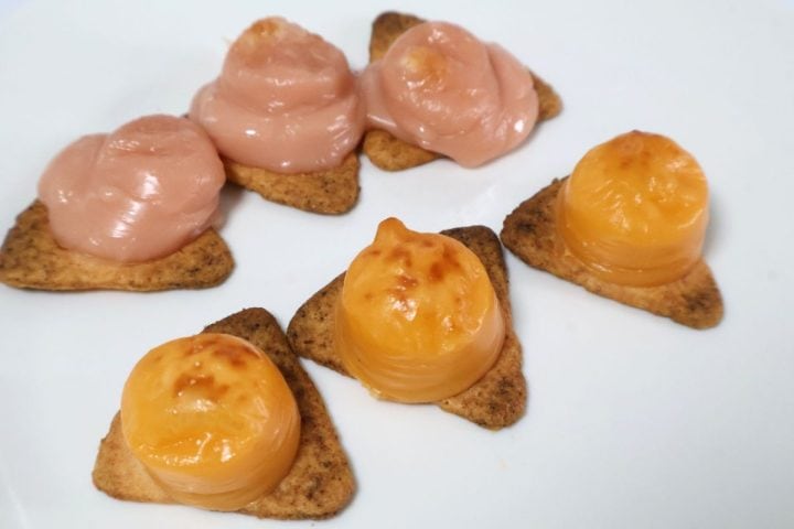 【ドンキ】紅しょうが&ウニのチーズ!?ちょいがっかりを覆す激ウマな食べ方?「214円の賛否両論つまみ」を本音レビュー