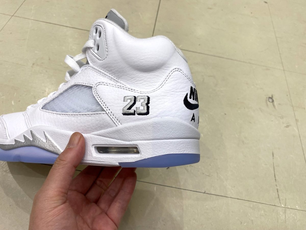 Jordan スニーカー BE THE BEST ホワイト 結局エア ジョーダン 5】圧倒的存在感の名作「ホワイトメタリック」を
