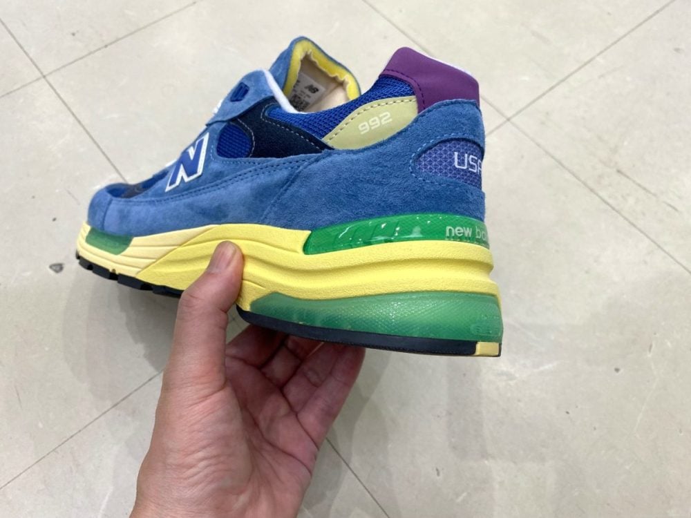 ミッドソールには、「ABZORB SBS」「C-CAP」「ENCAP」といったニューバランスを代表するクッション技術を搭載