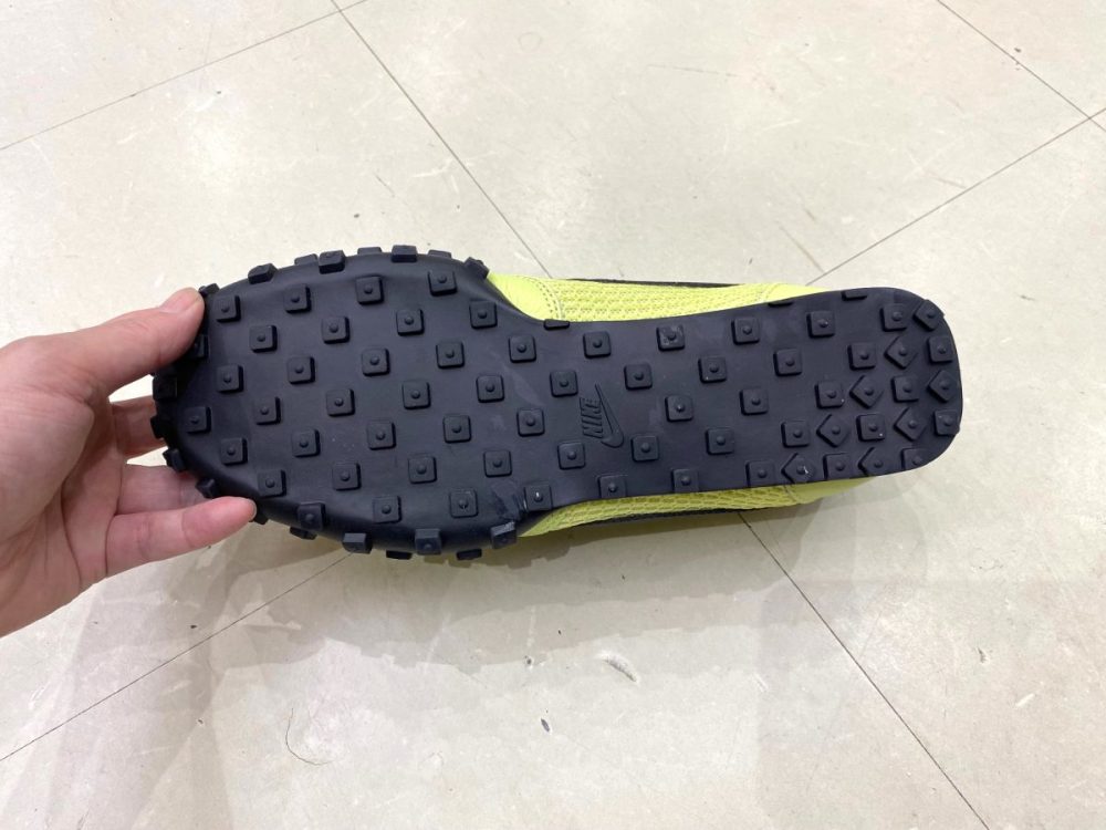 NIKE WAFFLE RACER SE