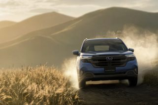 【スバル フォレスター】早くも一部改良、300万円台で買える待望の新グレード「Touring / EX」を自動車ライターが解説