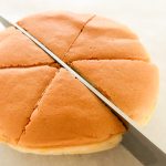 冷凍されていても、そもそも超ふわふわだからナイフでサクッと切れます