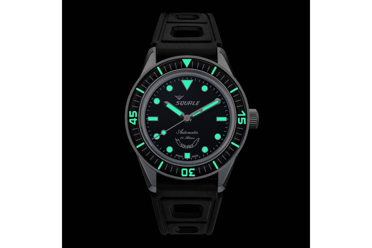 Super-LumiNova Old Radiumを採用