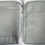 外ポケット付きなのでスマホや財布も入る