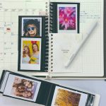 チェキサイズのフィルムが入るフォトポケットを使えば推し活にも