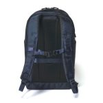 汗が溜まりやすい本体背面やショルダーパッドには、通気性があって蒸れにくいエアメッシュ素材を採用