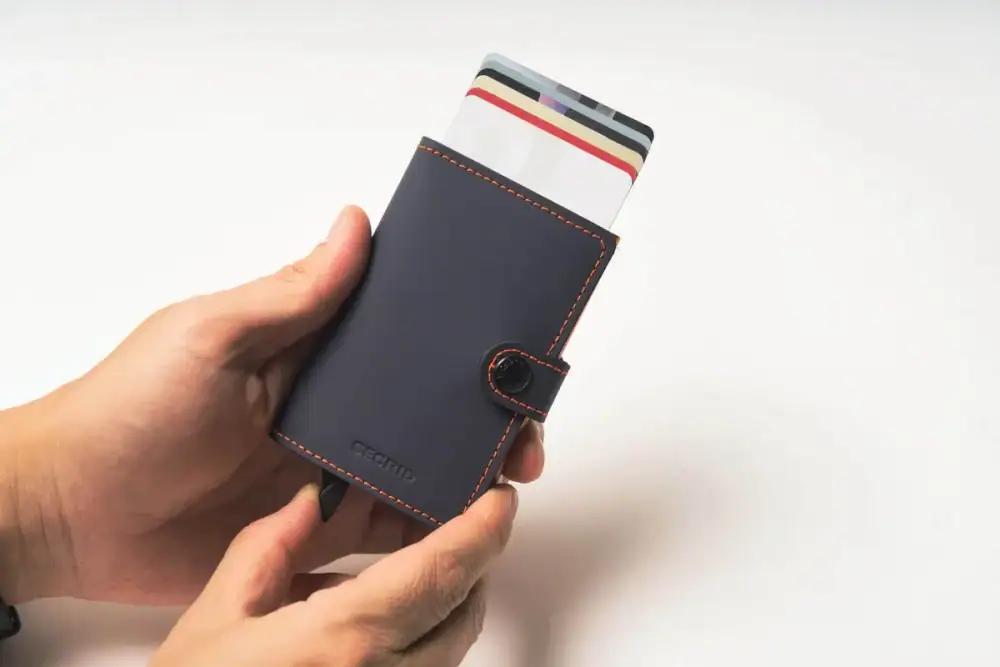 第3位 【スマホ財布化の最終結論】キャッシュレス派の「もしも」を救う!ガジェットのプロが選ぶ“死角なし”の次世代ウォレット4選