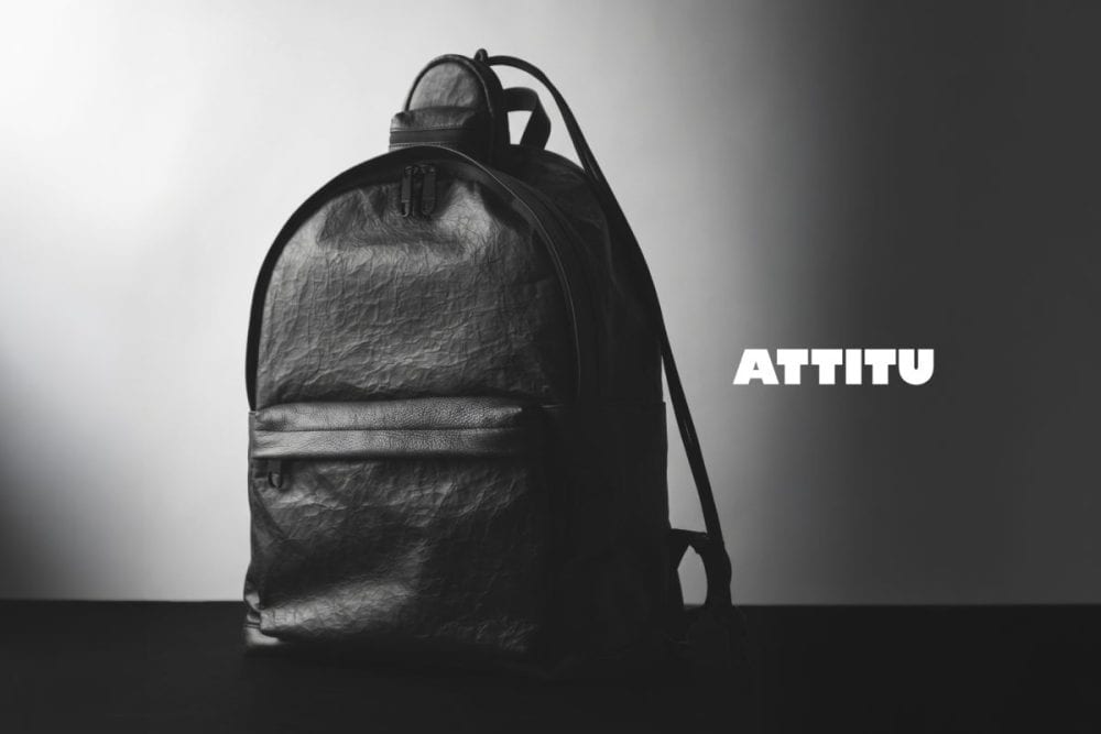 【梅雨にうってつけなオンオフ兼用リュック】アティテュの夏の新定番! 気負わずに背負える約660gの軽量レザーバックパックに大注目