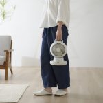 片手で持ち運べるハンドル付きのため、使いたい場所へ手軽に移動できる