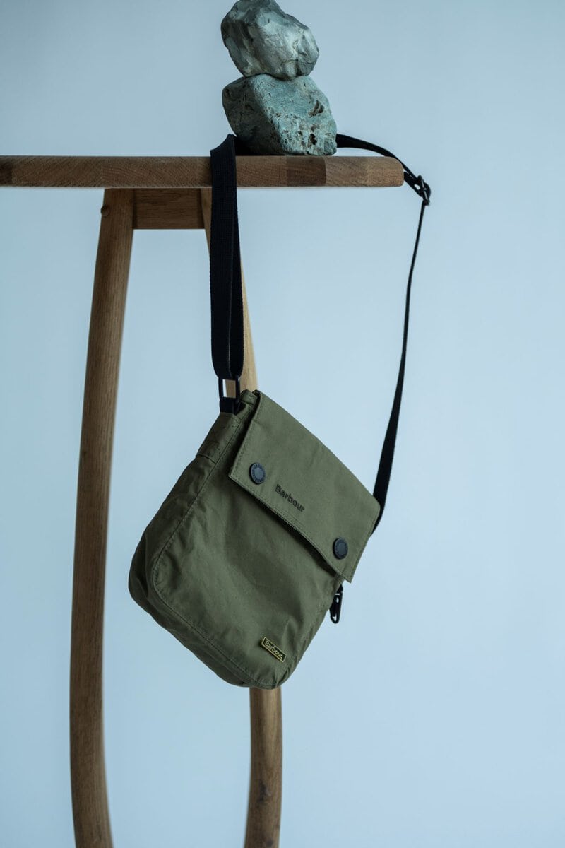 バブアー for アダム エ ロぺ「EX TRANSPORT CROSSBODY BAG」¥13,200/W17×H20×D4.5㎝/200g