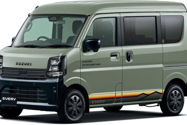 【車中泊に最強の軽】スズキ「エブリイ/エブリイワゴン」が一部改良、アウトドア仕様「Jリミテッド」にも注目!自動車ライターが解説