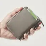 第2位 【コンパクトなのに現金もカギも集約】アタオのオールインワン財布「ロミー」が手ぶら派の最適解だった／No.1モノ雑誌編集長のお墨付き『コレ買いです』Vol.163