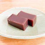 子どものころに毎年食べていた、お中元の缶入り水羊羹を思い出して懐かしくなりました
