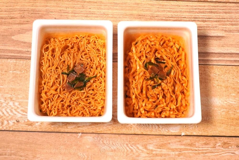 「ペヤング 力麺ニンニクにら醤油味やきそば」 「ペヤング 力麺ニンニクにら味噌味うどん」