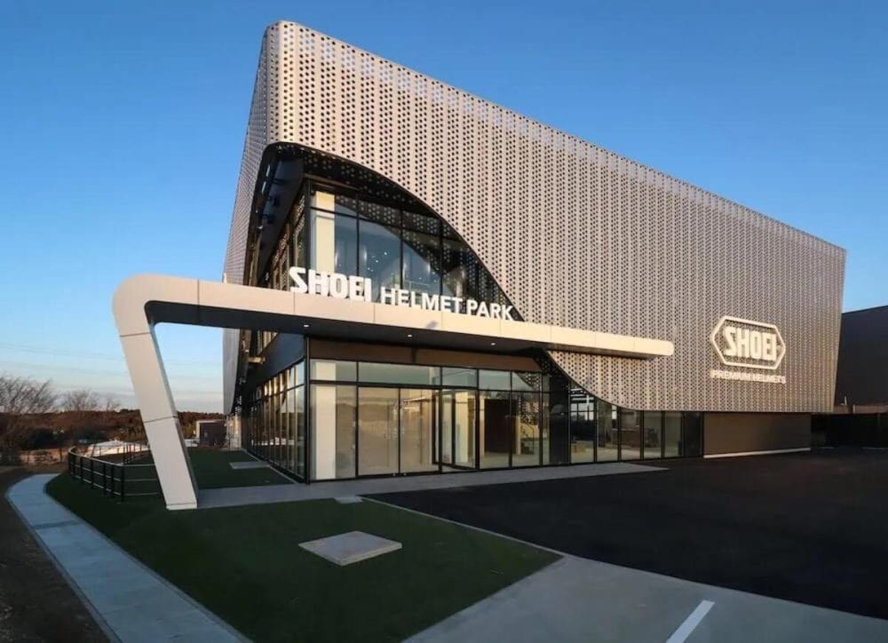 第1位　【ツーリングの新聖地】SHOEI初のテーマパークが誕生！本格ピザからプロの走り体験まで楽しめる「SHOEI HELMET PARK」体験レポート