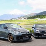 右が「GRヤリス MORIZO RR」、左は「GRヤリス Sébastien Ogier 9x World Champion Edition」