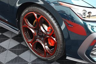 【潜入レポ】日本にたった300台の世界初公開モデルも！VWゴルフ「GTI」誕生50周年祭で愛される理由が判明