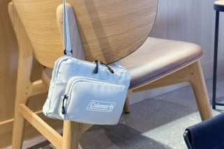 「最強の休日バッグが付録」水に強くて助かる！smart7月号の特別付録“コールマンの2層式ショルダーバッグ”は街歩きの心強いパートナー