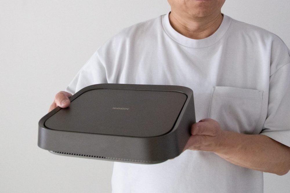 機器のサイズ感はまるでタブレット