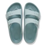 アッパーには、肌当たりが良く耐久性にも優れたBirko-Flor®素材を使用