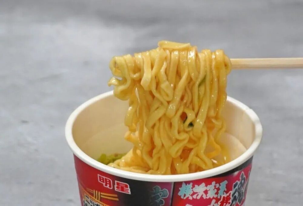 第2位　【ガチうまい新作カップ麺】背徳感がたまらない“濃厚豚骨ラーメン”ベスト3杯「1位は完成度が凄いクリーミーな家系コラボ」