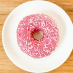 こだわりの生地をシュガーコーティングした「ファンシーピンク」は見た目にも華やか
