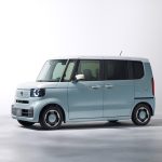 ノーマルのN-BOXでは、「N-BOXファッションスタイル」専用のツートン仕様のルーフの色をホワイトに変更