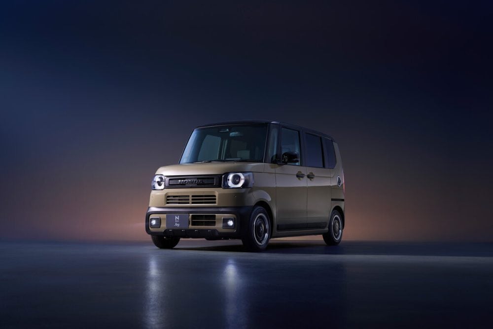内外装にブラックアクセントを取り入れた特別仕様車「N-BOXジョイ ブラックスタイル」