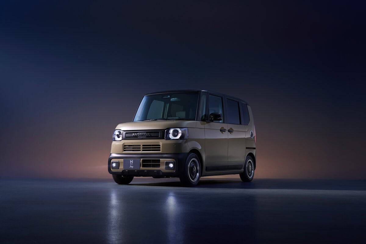 内外装にブラックアクセントを取り入れた特別仕様車「N-BOXジョイ ブラックスタイル」