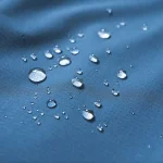 第1位　「ユニクロのこれ最強」まさに一軍レベルの梅雨対策ウェア！水に強くて動きやすい“万能すぎるパーカとパンツ”の実力をスタイリストが徹底解説