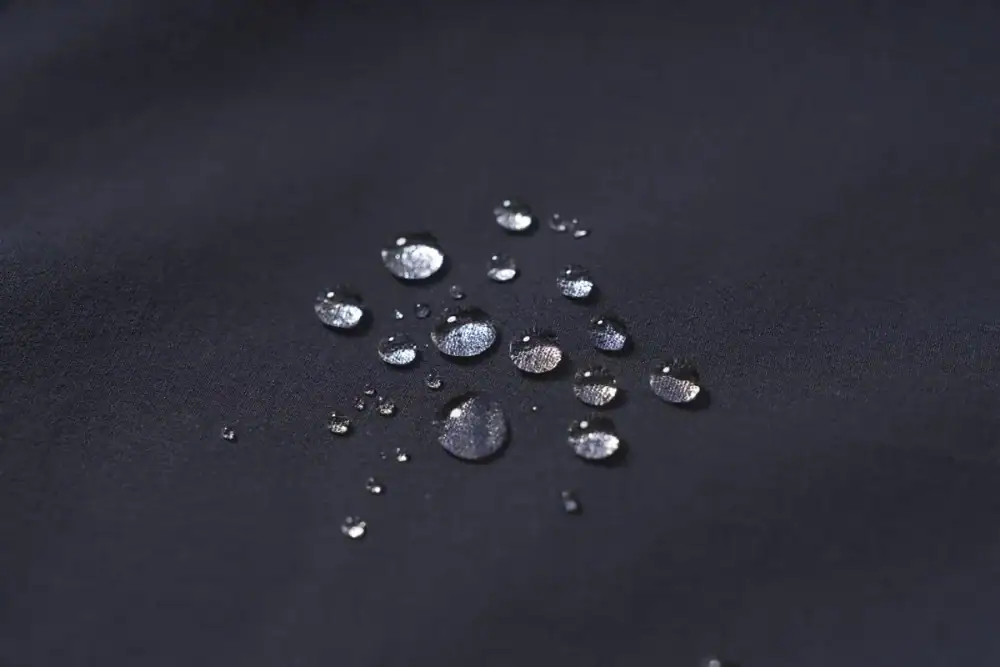 第1位 【梅雨の通勤に最強】100回洗っても撥水!? ワークマン「1900円の万能スラックス」がビジネスマンの救世主！スタイリストが徹底解説