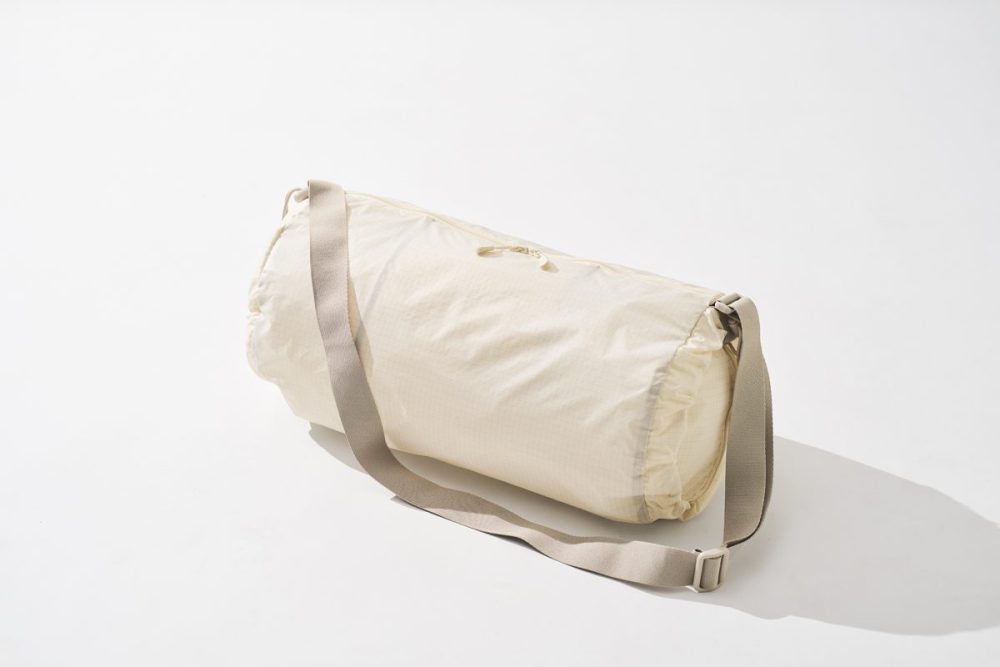 撥水 リップストップ ショルダーバッグ オフ白 W45×H24×D24cm ￥3,990
