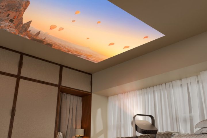【狭い部屋でも極上4K】XGIMIの最新プロジェクターを実機体験!壁も天井も大画面シアターになる驚きの没入感