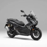 第2位　【最強の軽二輪スクーター】ホンダ「ADV160」2026年版はここが進化した！街乗りからツーリングまでこなす最新モデルを徹底解説