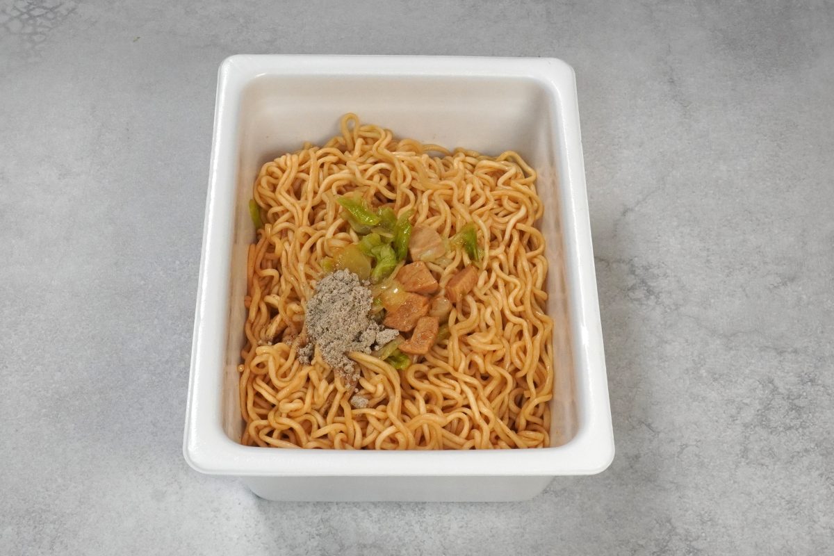 まるか食品 ペヤング 幻のコショウ味やきそば ￥250（税抜）