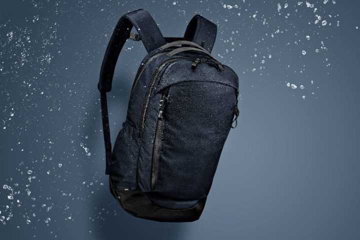 【雨の日の大本命リュック】エースのオンオフ兼用バッグ「ラグマスター2」に新色!雨具レベルの耐水圧が凄い