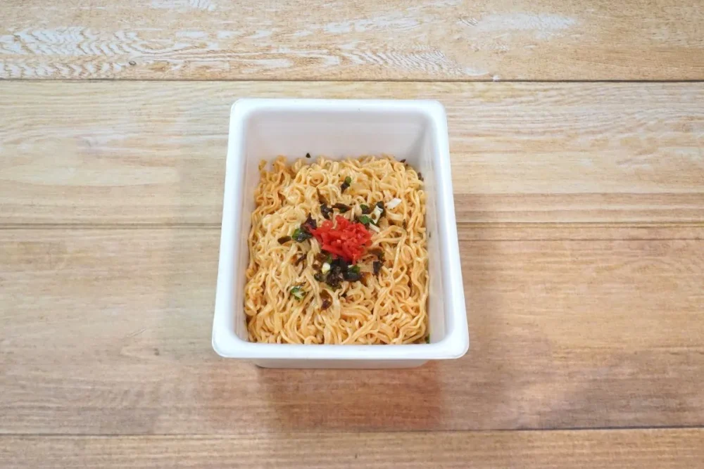 第3位　「このカップ麺、ガチで激うまだった」4月上旬に調査した“最高だったカップ焼きそば”ベスト3杯【1位は本格とんこつラーメンなペヤング!?】
