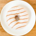 シュガーコーティングの色の違いだけのように思うかもしれませんが、独自の路線を行っているのが「スマイリーキャラメル」です