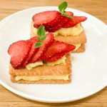 クラッカーにトッピングすれば、まるでパティシエが作ったような仕上がりに!