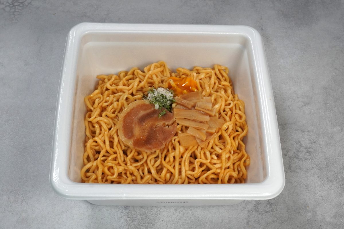 明星食品 明星 NEO油そば 己巳 監修トリュフ香る鶏油そば ￥328（税抜）