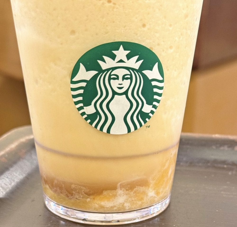 「バナナ アフォガート フラペチーノ」のボディはバナナとミルクとクリームベース